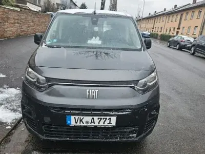 Gebraucht Fiat e-Doblò 100 kW (136 PS) 2023 Grau Van / Kleinbus