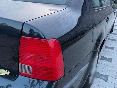 Gebraucht VW Passat 104 PS (76 kW) 1998 Schwarz Limousine