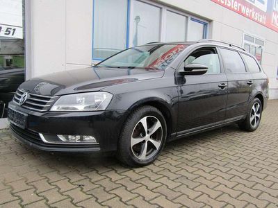 Deep black perleffekt Gebraucht 2012 VW Passat Trendline Kombi | 5.590 € (Etwas zu teuer)