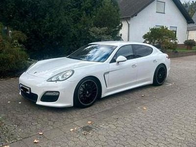 Porsche Panamera 4S