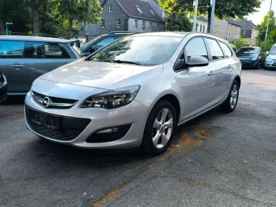 Gebraucht Opel Astra Style 110 PS (80 kW) 2015 Argon silber/ice silver (m2) Kombi
