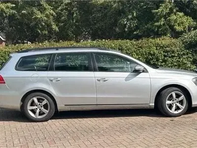 Gebraucht VW Passat 140 PS (102 kW) 2012 Silber Kombi