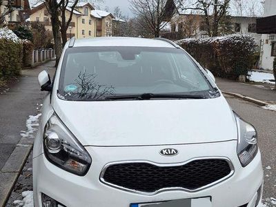 Gebraucht Kia Carens 116 PS (85 kW) 2015 Weiß Van / Kleinbus