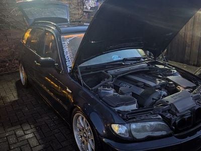 Gebraucht BMW 320 Basis 170 PS (125 kW) 2001 Blau Kombi