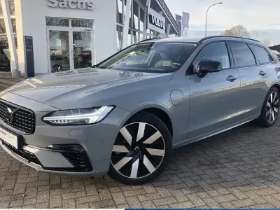 Second-hand Volvo V90 Plus 350 CP (257 kW) 2025 Gri Break