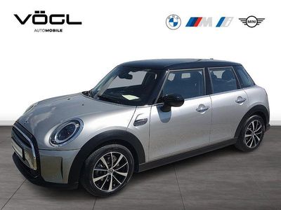 Usado Mini Cooper 136 HP (100 kW) 2023 Prateado Citadino