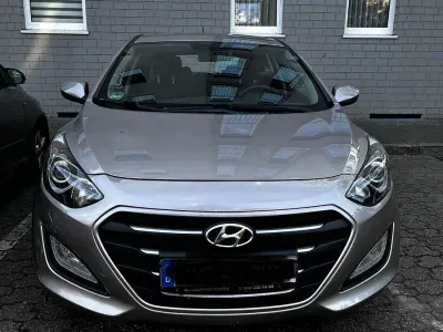 Occasion Hyundai i30 Trend 99 ch (72 kW) 2017 Beige Berline