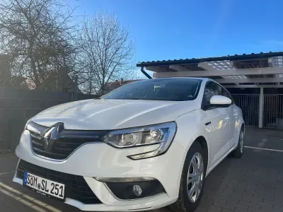 Gebraucht Renault Mégane IV LIMITED 132 PS (97 kW) 2018 Weiß Limousine