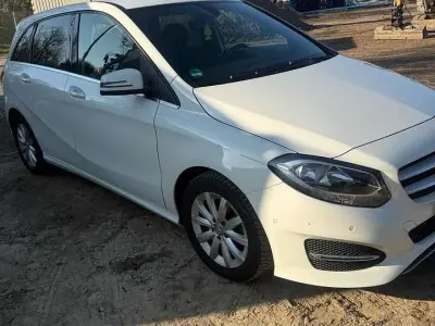 Gebraucht Mercedes B220 177 PS (130 kW) 2015 Weiß Kleinwagen