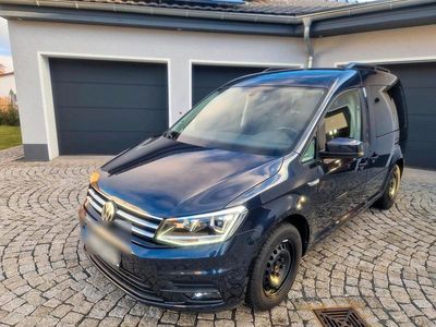 Usata VW Caddy Comfortline 102 CV (75 kW) 2020 Blu Monovolume