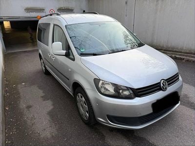 Grau Gebraucht 2014 VW Caddy Maxi Van / Kleinbus | 9.475 € (Guter Preis)