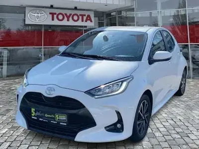Used Toyota Yaris Team 125 HP (91 kW) 2022 White Hatchback