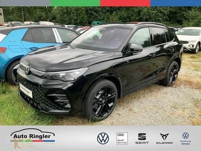Deep black perleffekt Gebraucht 2024 VW Tiguan R-line SUV | 61.980 €