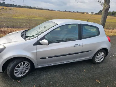 Gebraucht Renault Clio II Dynamique 88 PS (64 kW) 2006 Silber Limousine