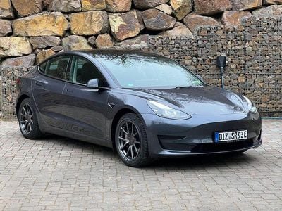Grau Gebraucht 2022 Tesla Model 3 Limousine | 24.500 € (Guter Preis)