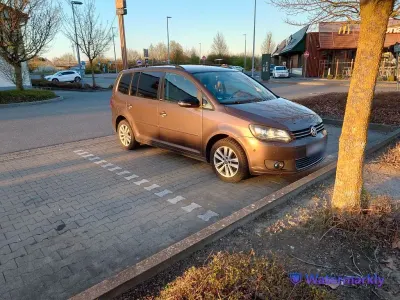 Gebraucht VW Touran Style 105 PS (77 kW) 2011 Braun Van / Kleinbus