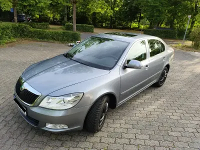 Gebraucht Skoda Octavia 105 PS (77 kW) 2012 Grau Limousine