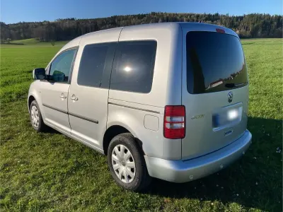 Gebraucht VW Caddy Trendline 102 PS (75 kW) 2011 Silber Van / Kleinbus