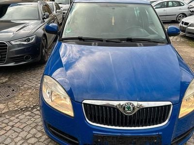 Gebraucht Skoda Fabia 70 PS (51 kW) 2009 Blau Kleinwagen