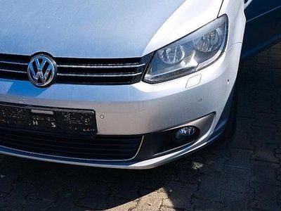 Second-hand VW Touran Cup 105 CP (77 kW) 2015 Argintiu Monovolum