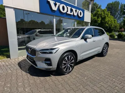 Gebraucht Volvo XC60 Plus 398 PS (292 kW) 2023 Silver dawn SUV