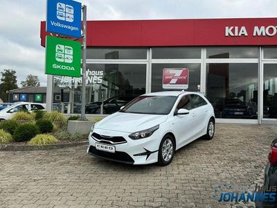 Gebraucht Kia Ceed Comfort 140 PS (102 kW) 2025 Cararraweiss (weiß) Kleinwagen