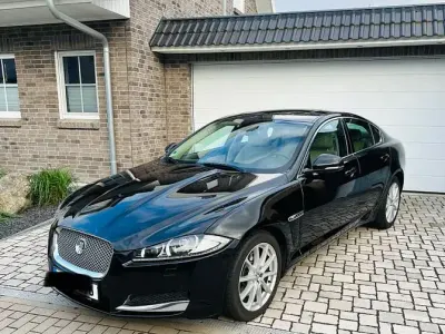 Używany Jaguar XF 200 KM (147 kW) 2012 Czarny Sedan/Limuzyna