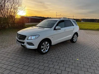 Gebraucht Mercedes ML350 256 PS (188 kW) 2011 Weiß SUV