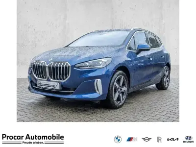 Gebraucht BMW 220 Luxury Line 156 PS (114 kW) 2023 Blau Van / Kleinbus