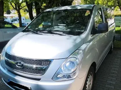 Gebraucht Hyundai H-1 170 PS (125 kW) 2010 Silber Van / Kleinbus