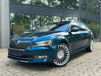 Gebraucht Skoda Superb LAURIN & KLEMENT 190 PS (139 kW) 2017 Blau Kombi