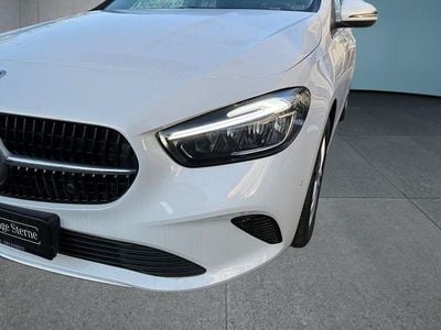 Gebraucht Mercedes B200 163 PS (119 kW) 2024 Weiß Van / Kleinbus