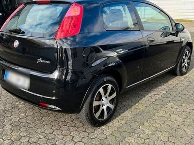 gebraucht Fiat Punto 2009 1.4 wenig km.