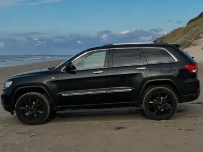 Gebraucht Jeep Grand Cherokee Overland 241 PS (177 kW) 2012 Schwarz SUV