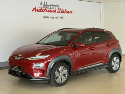 Gebraucht Hyundai Kona Style 100 kW (136 PS) 2021 Pulse red metallic SUV