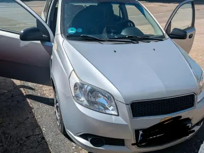 Gebraucht Chevrolet Aveo 64 PS (47 kW) 2010 Silber Kleinwagen