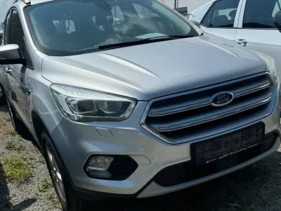 Gebraucht Ford Kuga Trend 150 PS (110 kW) 2017 Silber SUV