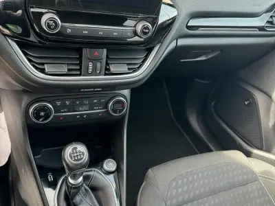 Gebraucht Ford Fiesta 100 PS (73 kW) 2018 Schwarz Kleinwagen