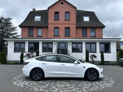 Usado Tesla Model 3 Standard Range 239 kW (325 CV) 2021 Blanco Berlina