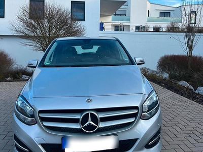 Gebraucht Mercedes 200 136 PS (100 kW) 2017 Silber Van / Kleinbus