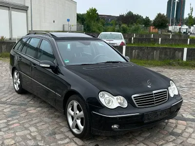 Gebraucht Mercedes C220 Avantgarde 150 PS (110 kW) 2004 Schwarz Kombi