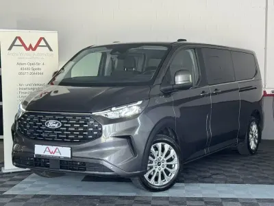 Gebraucht Ford Tourneo Titanium 170 PS (125 kW) 2024 Grau Van / Kleinbus
