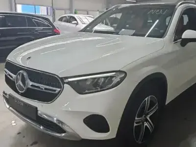 Gebraucht Mercedes GLC220 197 PS (144 kW) 2023 Weiß SUV