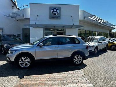 Silber Gebraucht 2023 VW Tiguan Life SUV | 28.900 € (Fairer Preis)
