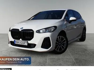 Gebraucht BMW 225 Active Tourer M Sport 245 PS (180 kW) 2022 Weiß Van / Kleinbus