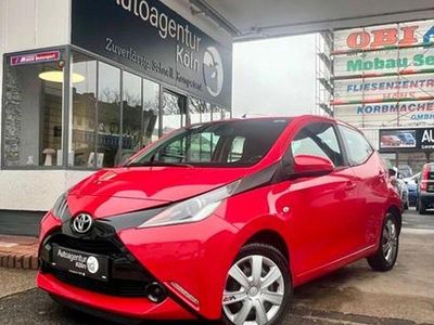 Usata Toyota Aygo X-play 140 CV (102 kW) 2015 Rosso Utilitaria