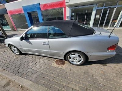 Second-hand Mercedes CLK200 Elegance 163 CP (119 kW) 2002 Argintiu Cabrio