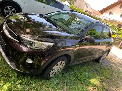 Gebraucht Kia Stonic 62 PS (45 kW) 2018 Braun SUV