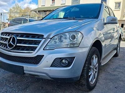 Second-hand Mercedes ML300 204 CP (150 kW) 2010 Argintiu SUV