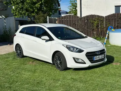Gebraucht Hyundai i30 Style 135 PS (99 kW) 2017 Weiß Kombi